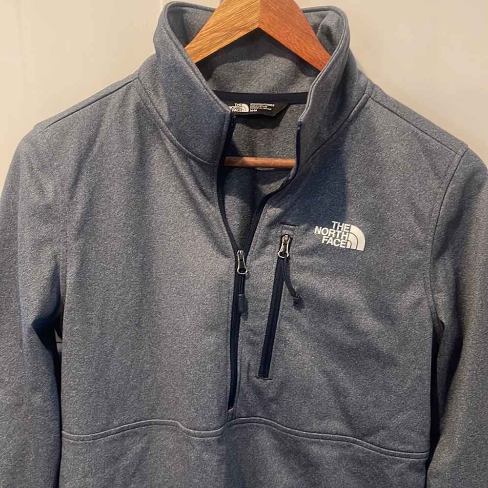 Women’s Medium Northface Pullover - image 3